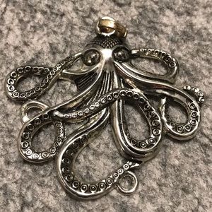 Silver octopus pendant